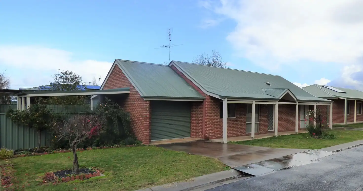 Main view of Homely unit listing, 9 Maple Ct, Myrtleford VIC 3737