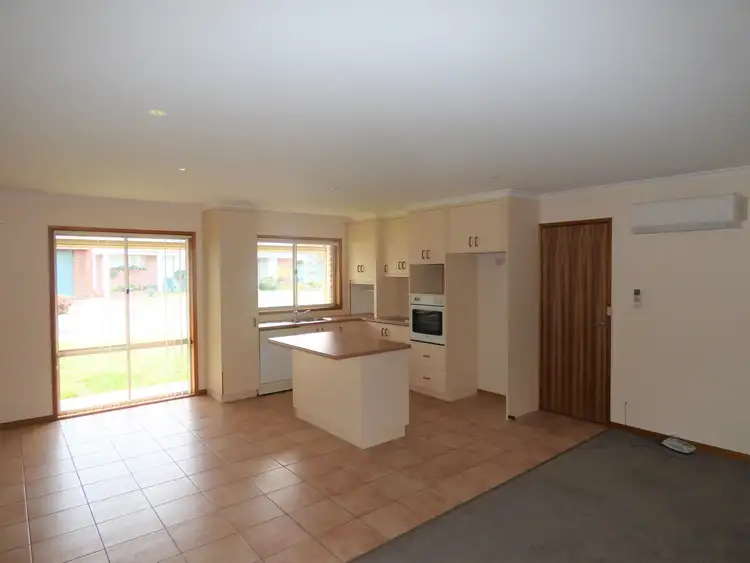 Fourth view of Homely unit listing, 9 Maple Ct, Myrtleford VIC 3737