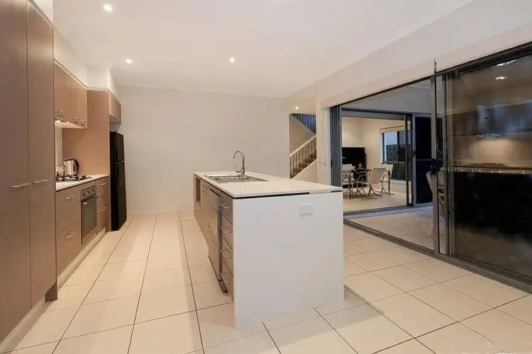 67 Highland Cres, Belmont QLD 4153