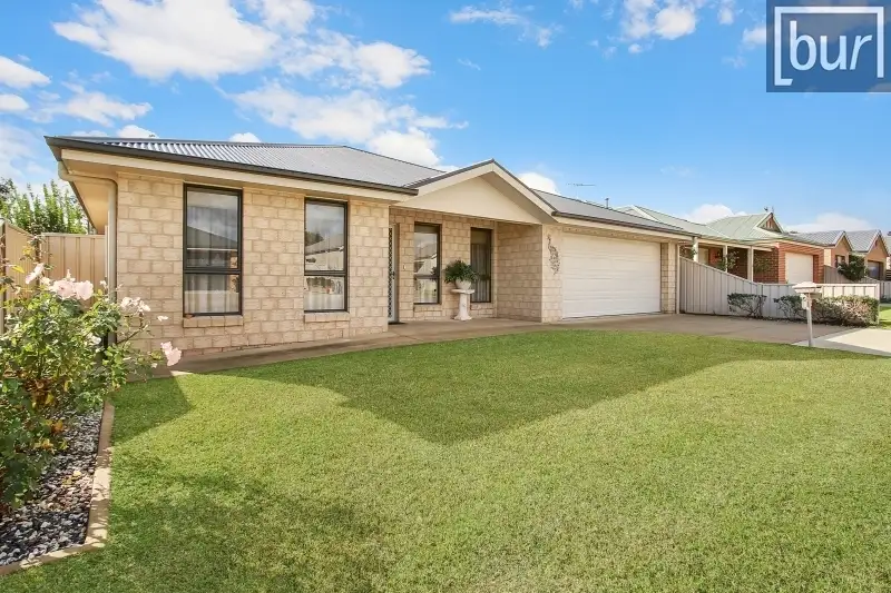 Main view of Homely townhouse listing, Unit 5/103 Pearce St, Howlong NSW 2643