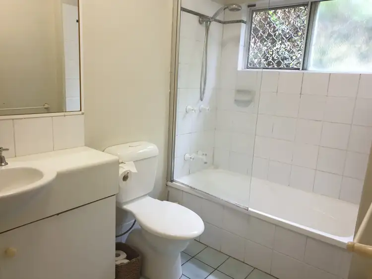 Fifth view of Homely villa listing, Unit 36/5-15 Mcgregor St, Mooroobool QLD 4870