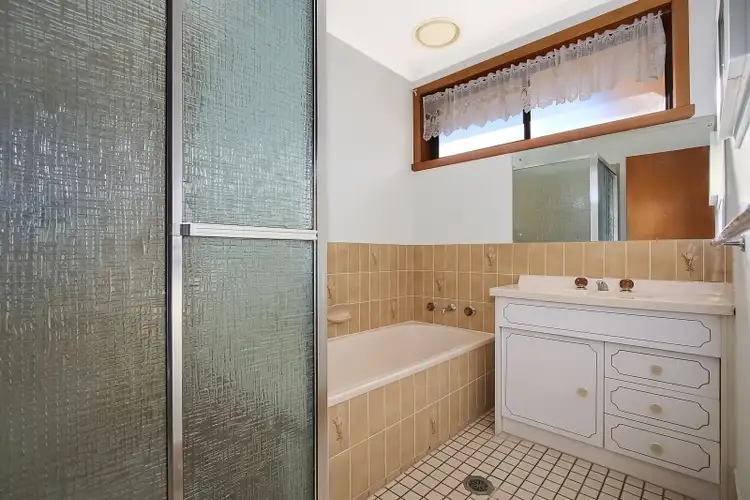 Sixth view of Homely unit listing, Unit 1/407 Ross Cct, Lavington NSW 2641