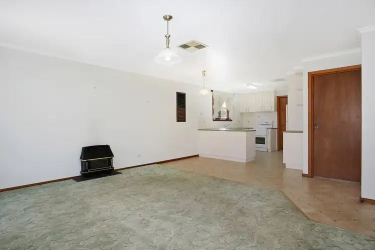 Seventh view of Homely unit listing, Unit 1/407 Ross Cct, Lavington NSW 2641