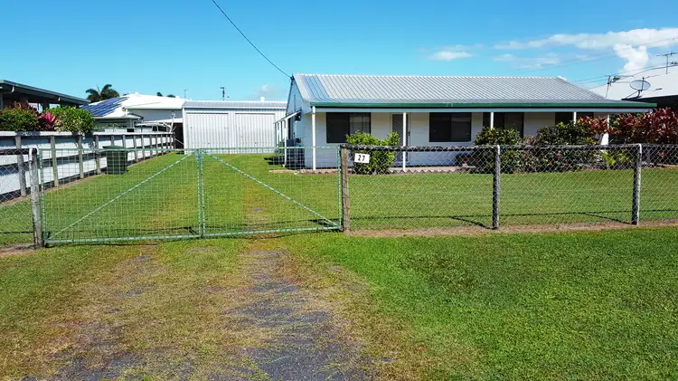 27 Tate St, Kurrimine Beach QLD 4871