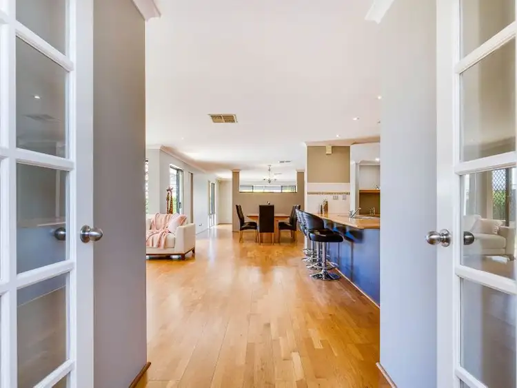 21 Salamanca Boulevard, Seville Grove WA 6112