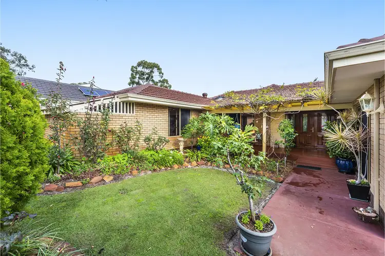 61 First Avenue, Rossmoyne WA 6148