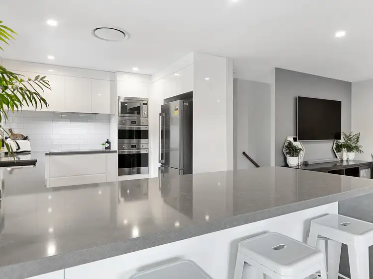 6 Gurnai St, Belmont QLD 4153