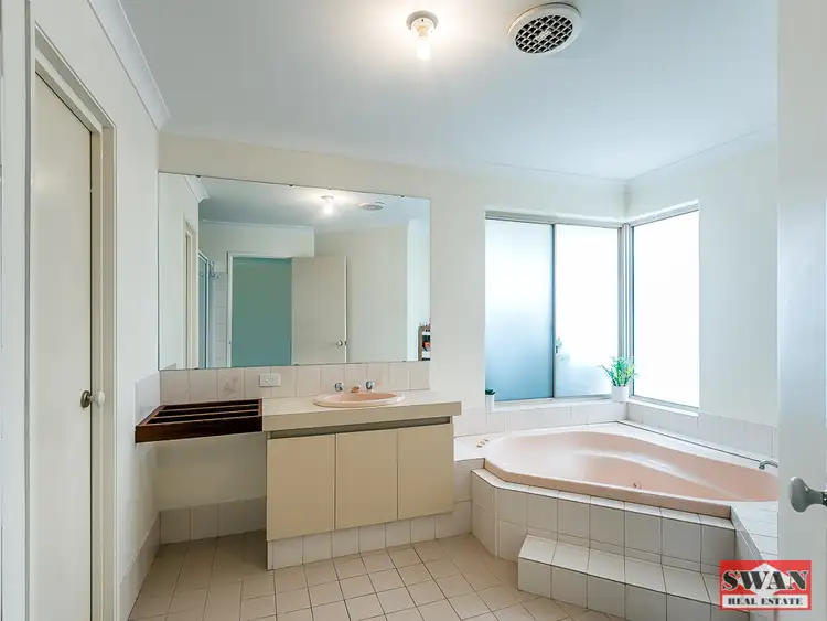 Fifth view of Homely house listing, 1 Weema Ct, Swan View WA 6056