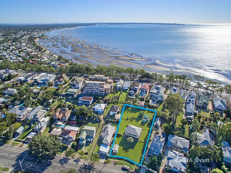 216 Rainbow Street, Sandgate QLD 4017