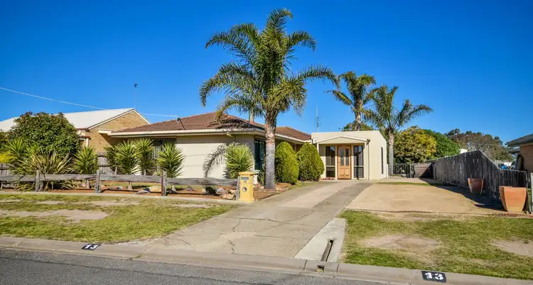 13 Lara Cl, Paynesville VIC 3880
