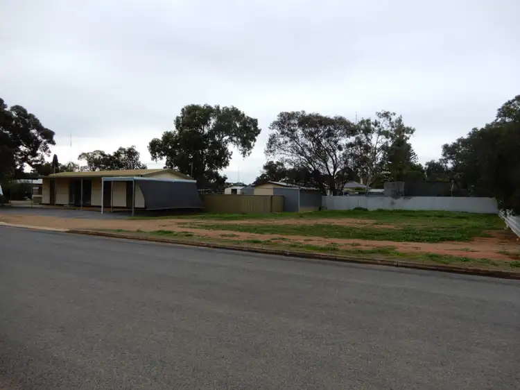 8 Sinclair Street, Crystal Brook SA 5523