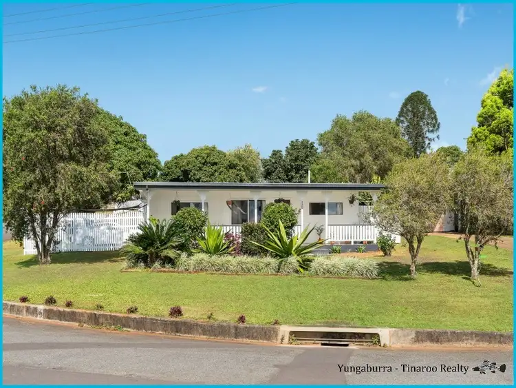 18 Roseblade St, Yungaburra QLD 4884