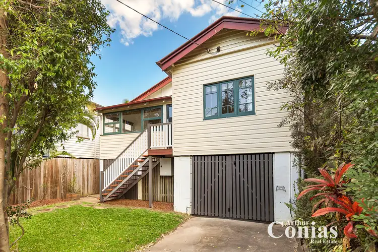 9 Water St, Red Hill QLD 4059