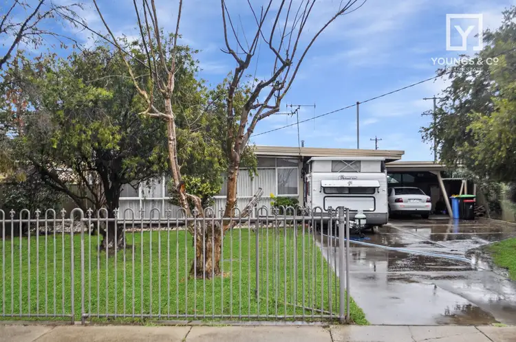 18 Oak St, Shepparton VIC 3630