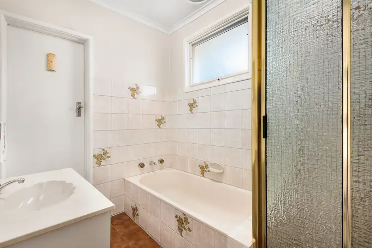 Fourth view of Homely house listing, 1 Ludwell Crescent, Bentleigh East VIC 3165