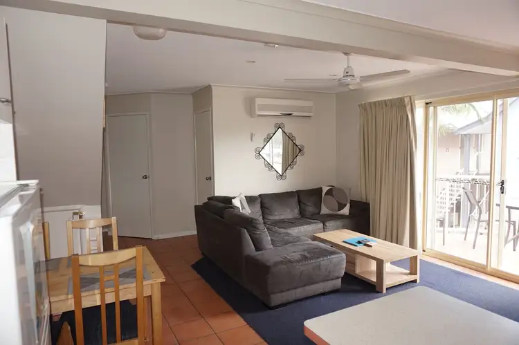 11/4 Double Island Drive, Rainbow Beach QLD 4581