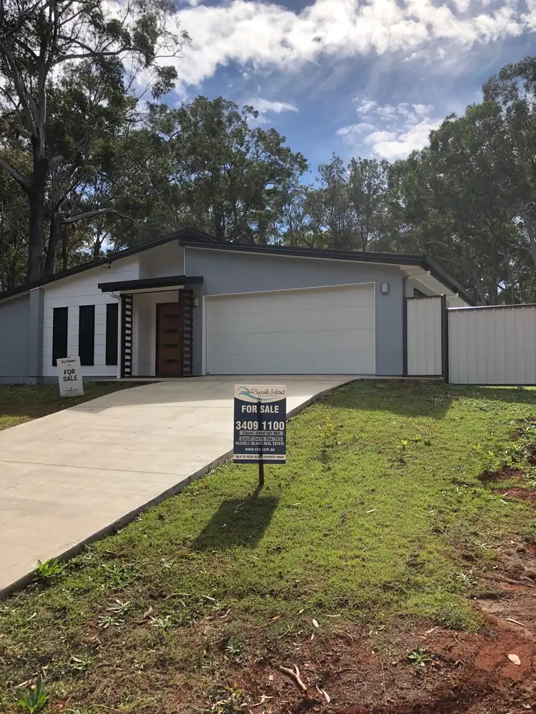 19 Bradman St, Russell Island QLD 4184