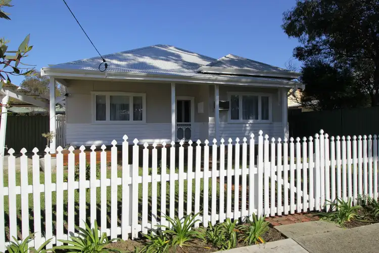 17 Bertie Street, Guildford WA 6055
