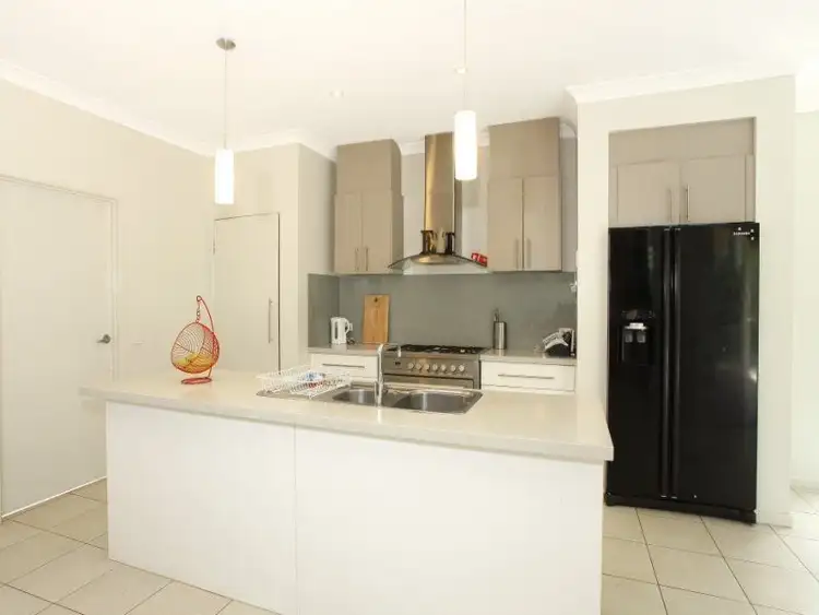 38 Diamantina Circuit, Pacific Pines QLD 4211