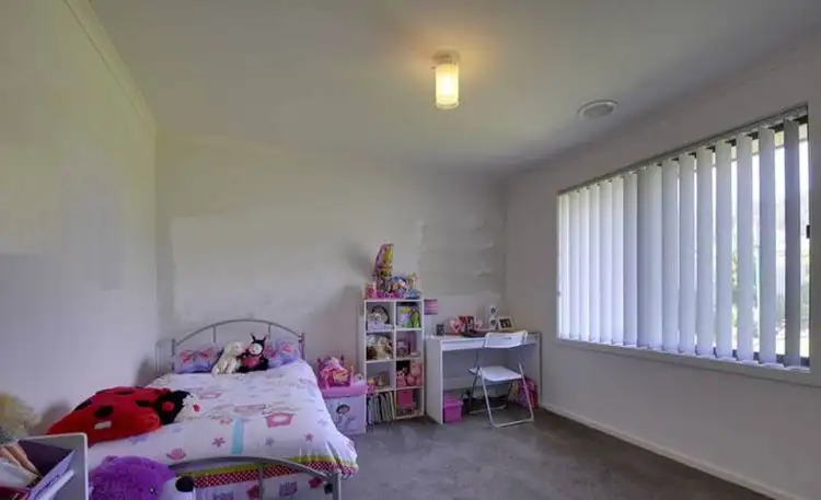 Sixth view of Homely house listing, 2 Acacia Close, Trafalgar VIC 3824