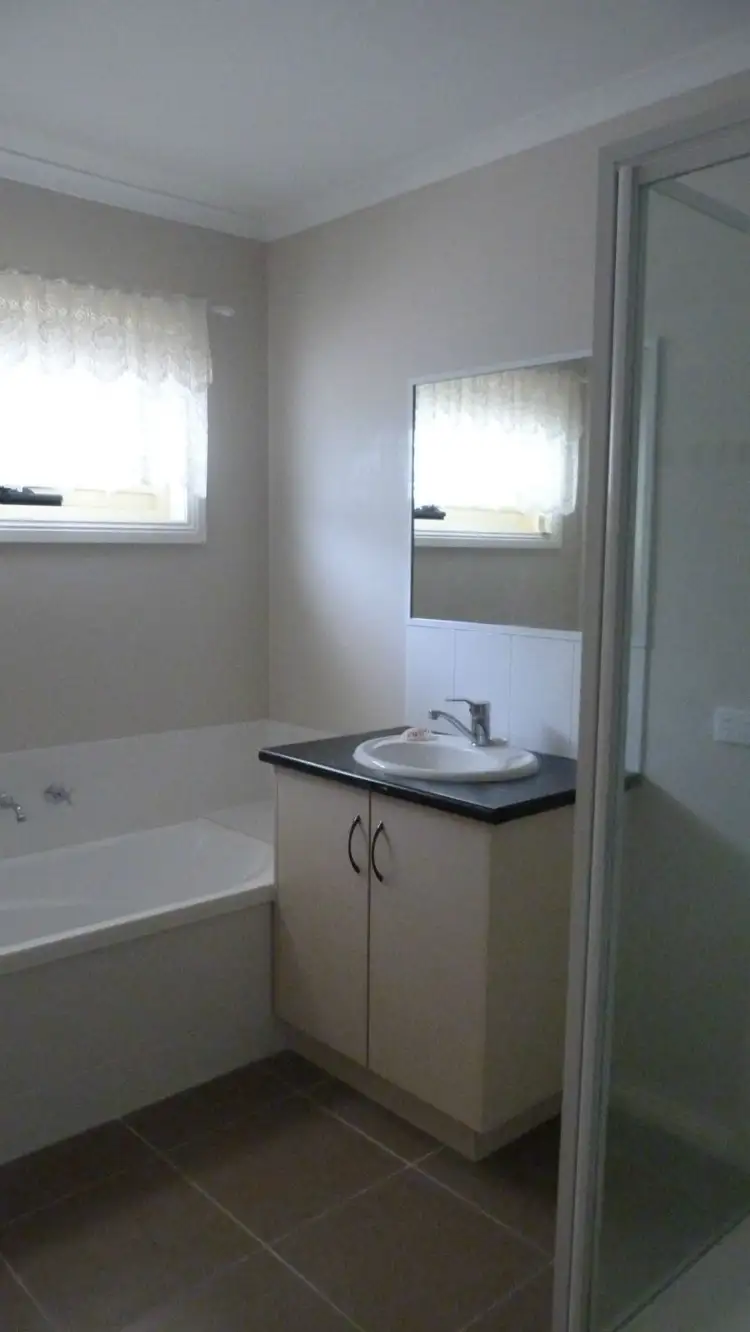 Fourth view of Homely townhouse listing, 1/7 Thomas Street, Benalla VIC 3672