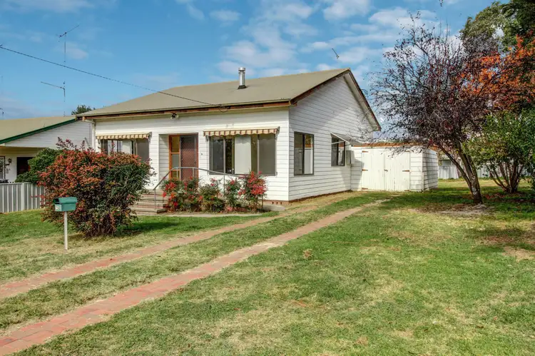 34 East Street, Uralla NSW 2358