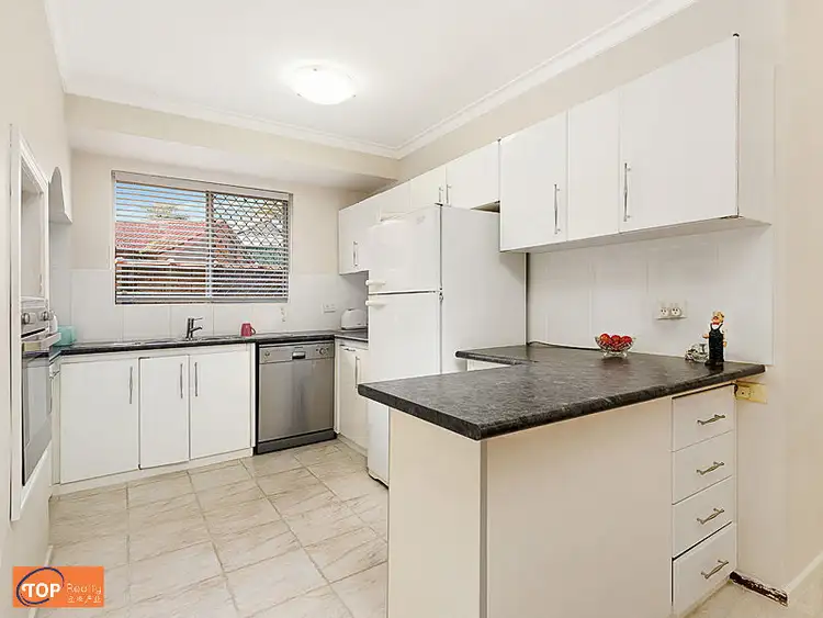 Sixth view of Homely house listing, 4 Taru Court, Willetton WA 6155