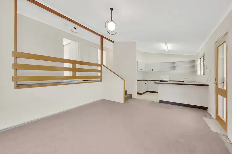 10 Harvey Rd, Clinton QLD 4680