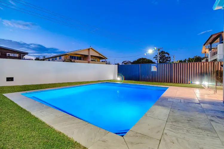 32A Boodera Rd, Palm Beach QLD 4221