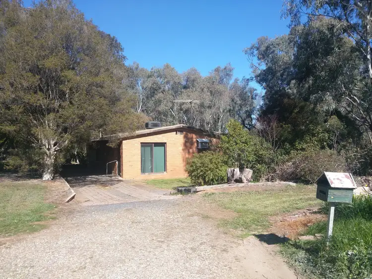 82 Hume Cl, Howlong NSW 2643