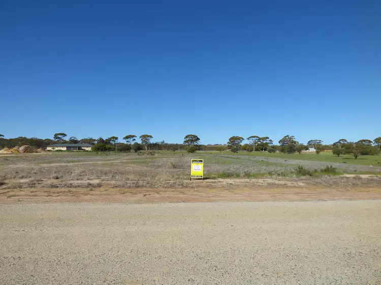 44 Whitfield Way, Merredin WA 6415