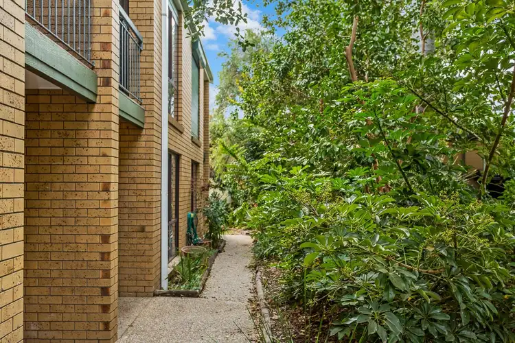 Unit 2B/3 Guinevere Ct, Bethania QLD 4205