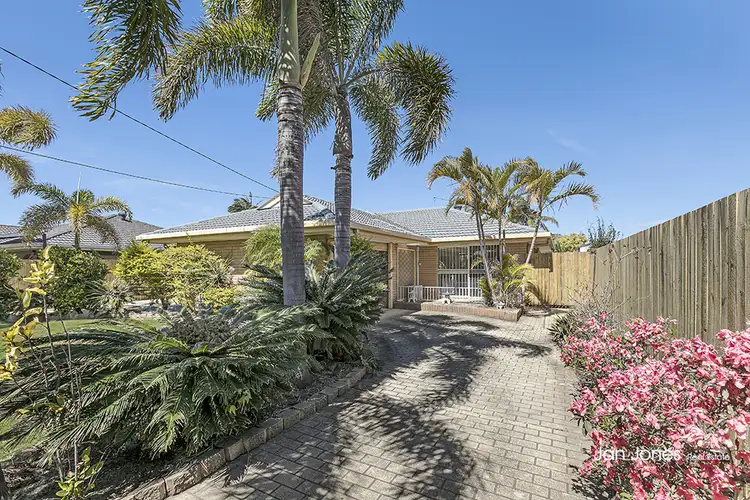 19 La Salle Dr, Newport QLD 4020