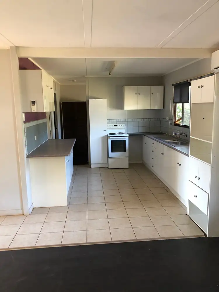 6 Pao Pao Rd, Russell Island QLD 4184