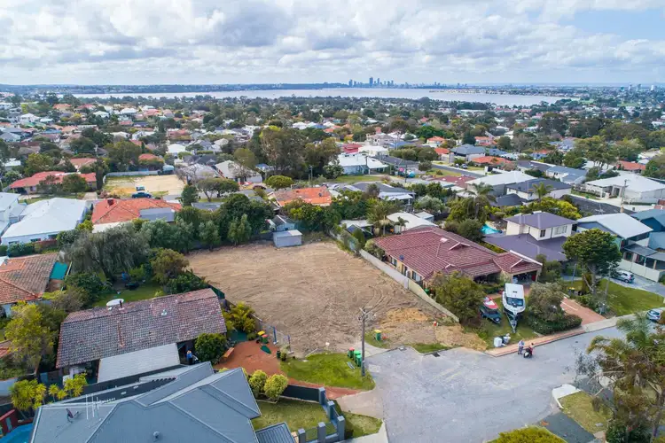 Sixth view of Homely house listing, 7 WILLIAMS COURT, Melville WA 6156