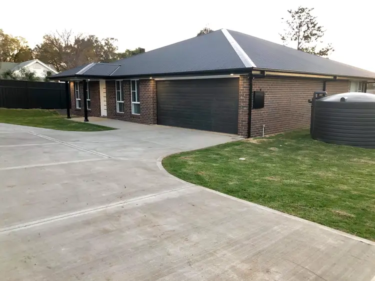 11B Phillip, Scone NSW 2337