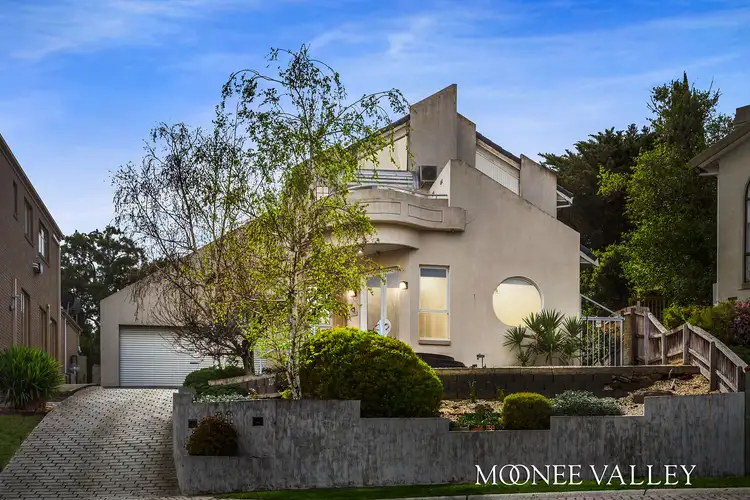 20 Weyburn Place, Avondale Heights VIC 3034