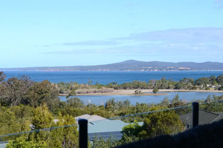 17 Albacore Cres, Eden NSW 2551