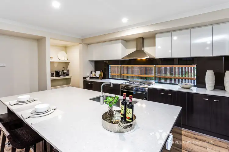 93 Falkland St W, Heathwood QLD 4110