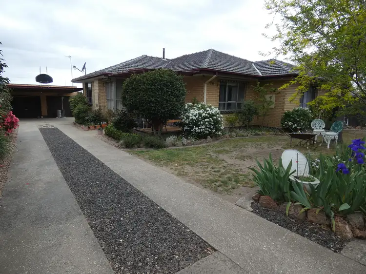 77 Day St, Bairnsdale VIC 3875