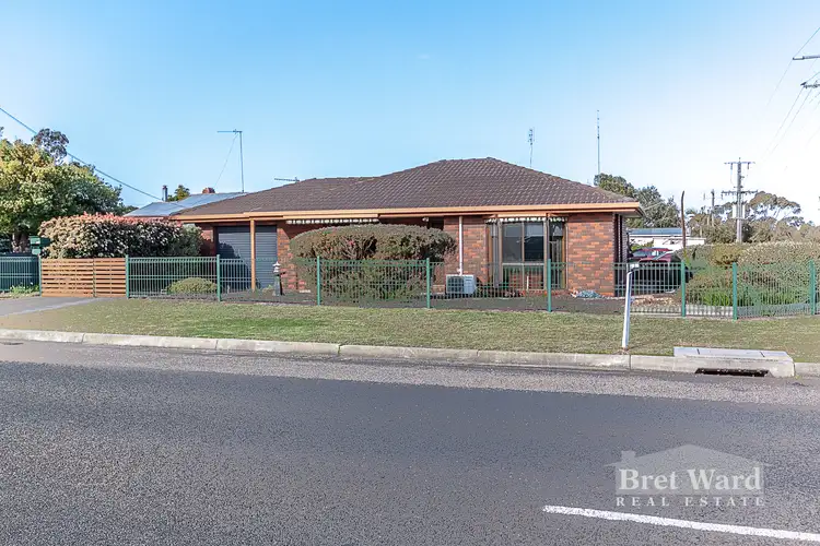 100 Main Rd, Paynesville VIC 3880