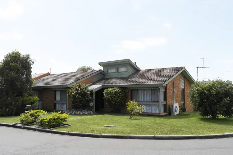 Main view of Homely townhouse listing, 2 Dale Cl, Traralgon VIC 3844
