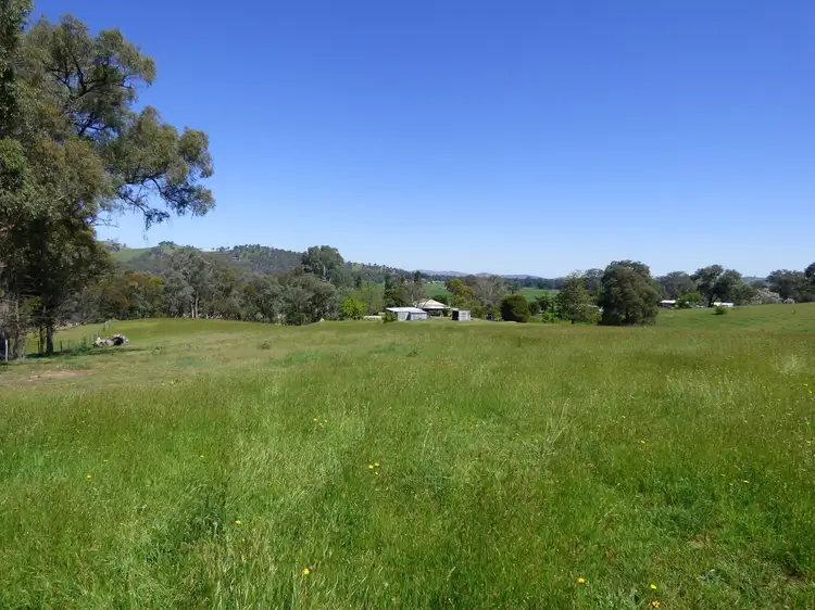 92 Old Ovens Highway, Myrtleford VIC 3737