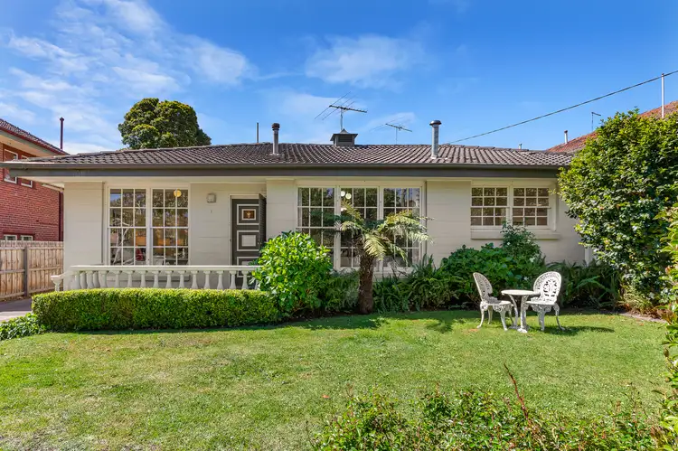 Villa Unit 1/15 Grosvenor St, Brighton VIC 3186