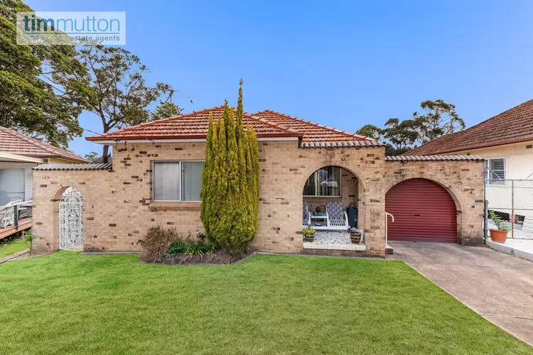 26 Harcourt Ave, East Hills NSW 2213