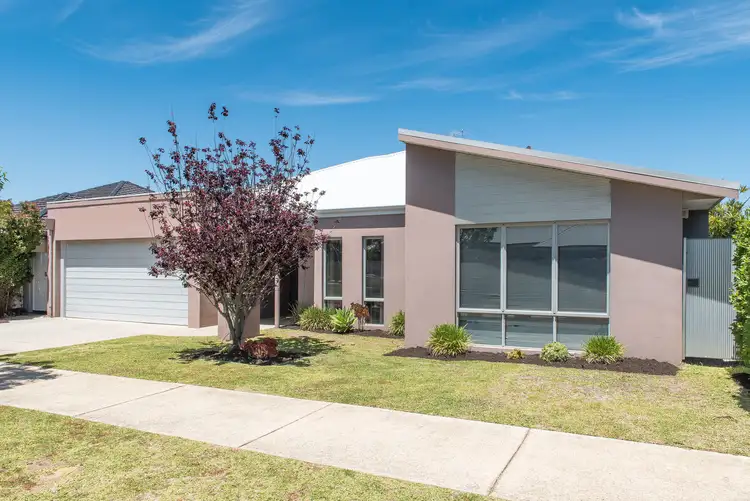 6 Grassbird Parade, Gwelup WA 6018