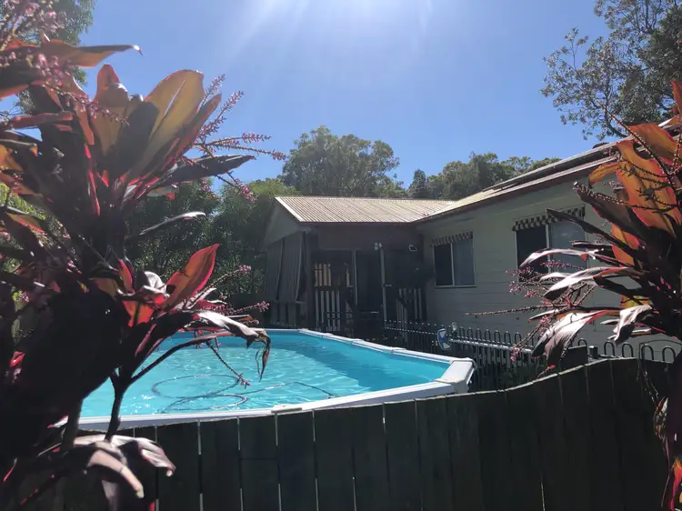 7 Robin St, Macleay Island QLD 4184