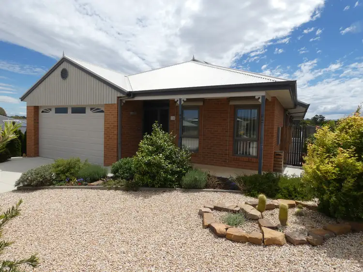 15 Lorimer Drive, Eastwood VIC 3875