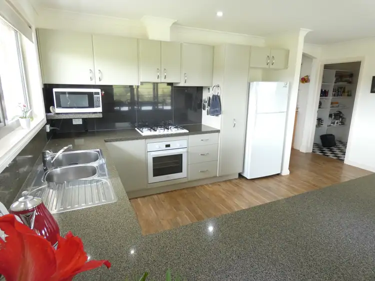 Fifth view of Homely house listing, 15 Lorimer Drive, Eastwood VIC 3875
