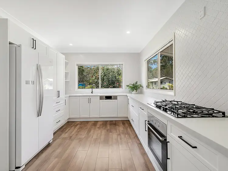 17 Natone Tce, Macleay Island QLD 4184